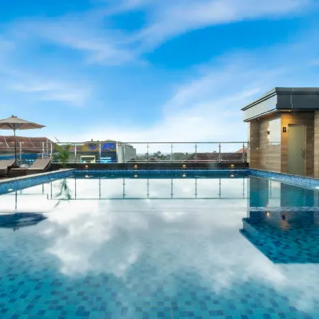 City of Aventus Hotel - Denpasar Отели рядом с достопримечательностью «Бундаран Ренон»