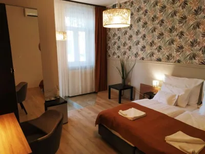 Indium City Panzio Các khách sạn gần Remete-barlang