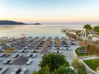 Design Plus Seya Beach Hotel - Mewah