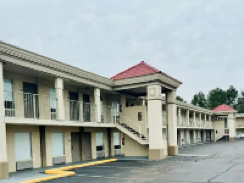 Baymont by Wyndham Lumberton NC Hotels in Lumberton