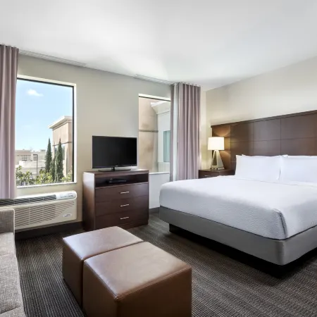 Staybridge Suites CARLSBAD - SAN DIEGO by IHG Отели рядом с достопримечательностью «Парк Лео Каррилло Хисторик»