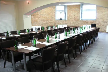 Hotel Okresní Dům Отели рядом с достопримечательностью «ATC Caravan»