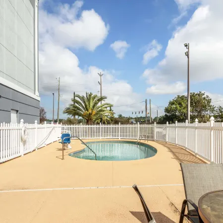 Best Western Plus Brunswick Inn  Suites