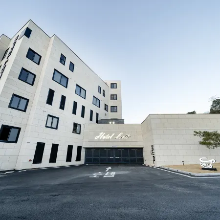 Yangpyeong Premium Hotel Latte Отели рядом с достопримечательностью «Храм Суджонса»