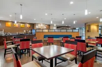 Quality Inn & Suites Conference Center Statesboro Historic District Hotels in Statesboro