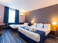 Holiday Inn Express Poole Hotels near Sandbanks Beach