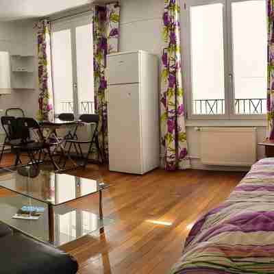 ApartHotel François 1er 14eme Rooms