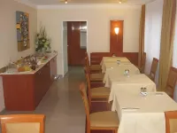 Hotel am Berliner Platz - breakfast