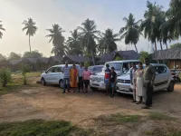 Coconut Tree Guest House - parking