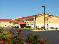 ロードウェイ イン & スイーツ ジャクソンヴィル、キャンプ ルジューン近く