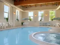 Comfort Inn & Suites Grafton-Cedarburg - Pools
