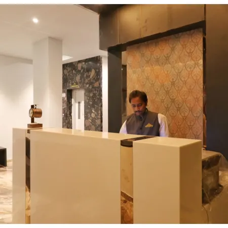 Hotel Jay Palace Inn