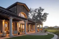 Privado Villas at the Fairmont Scottsdale Princess Hotel berhampiran Safeway