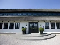 Munkebo Kro & Hotel Отели в г. Кертеминне