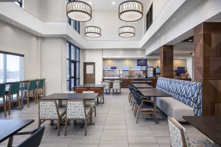 Holiday Inn Express & Suites Belgrade