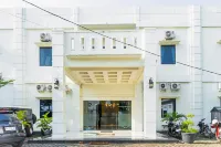 Mitra Hotel Muaro Bungo Mitra RedDoorz Hotels near Markas Cabang Legiun Veteran Republik Indonesia Bungo Tebo