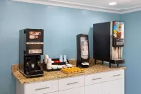Days Inn & Suites by Wyndham Indianapolis Airport East - Bữa sáng