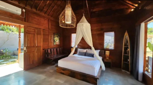 Bhalance Retreat, Mind and Soul Hotels near Black Sand Beach