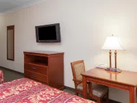 Howard Johnson by Wyndham Bakersfield