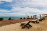 Perfect Beach Location For Families And Weddings - Villas