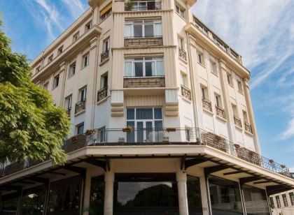 Le Louvre Hotel & Spa