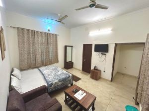 KRISHNAM GUEST HOUSE