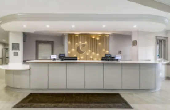 Comfort Suites