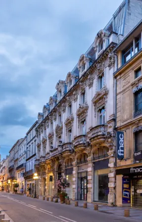 The Originals Boutique Hôtel Danieli Отели рядом с достопримечательностью «Папский дворец»