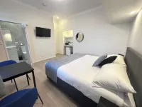 Puffers Inn Hotels in Coochiemudlo Island