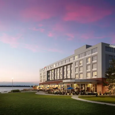 Courtyard Erie Bayfront Hotels near Presque Isle State Park