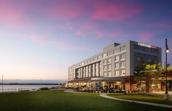 伊利湖灣萬怡酒店