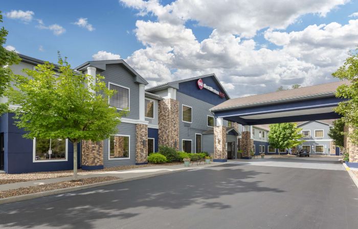 Best Western Plus Victor Inn  Suites