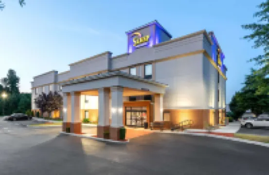 Sleep Inn & Suites Harbour Pointe Hotels in Chesterfield County