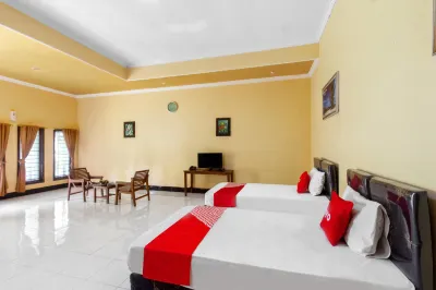 Capital O 93391 Golden Manggis Hotel Near Smkn 1 Lingsar