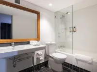 Adge Hotel & Residence