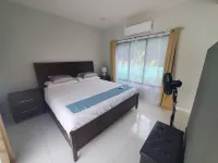 One Life Villas Avellanas Walk to Beach Отели в г. 