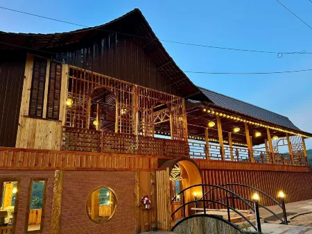 Mea Klang Luang Villa Отели рядом с достопримечательностью «Mork Fa Waterfall»