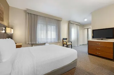 베스트 웨스턴 로열 팰리스 인 & 스위트 UCLA Meteorite Gallery 주변 호텔