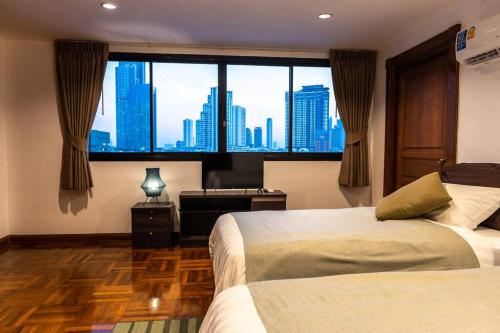 Rooftop Paradise & Koi Pond-6Br Hideaway@Icon Siam Images