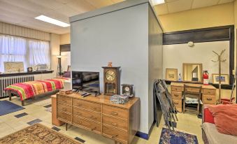 'Timeless' Gary Studio, Atv Trails on-Site!
