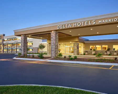 Delta Hotels Chicago Willowbrook Hotels in Willowbrook