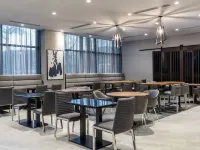 Residence Inn Boston Downtown/South End โรงแรมใกล้สนามเฟนเวย์พาร์ค