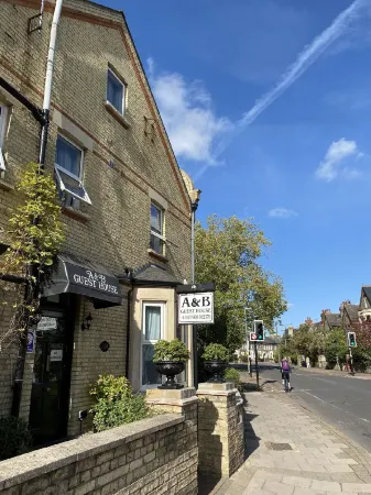 A & B Guest House Cambridge Ltd Отели рядом с достопримечательностью «Университет Кембридж Джадж Бизнес Скул»