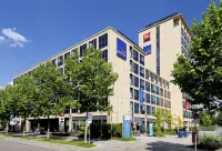 Novotel Suites Muenchen Parkstadt Schwabing Hotels in Schwabing