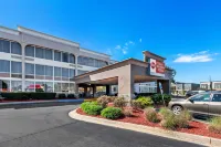 Best Western Plus Lower South End Hotels near Billy Graham Library