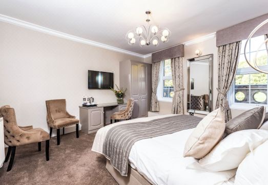 버로 암스 호텔