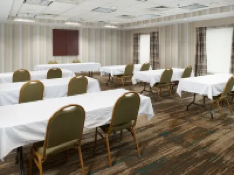 牛津-安妮斯頓歡朋套房酒店 牛津酒店