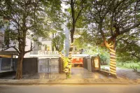 Saltstayz Select - Huda City Center Hotels in Barakhamba