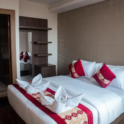 Kusum Airport Hotel Hotel dekat Kuil Guhyeshwari