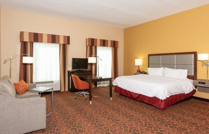 Hampton Inn & Suites Jacksonville-Airport